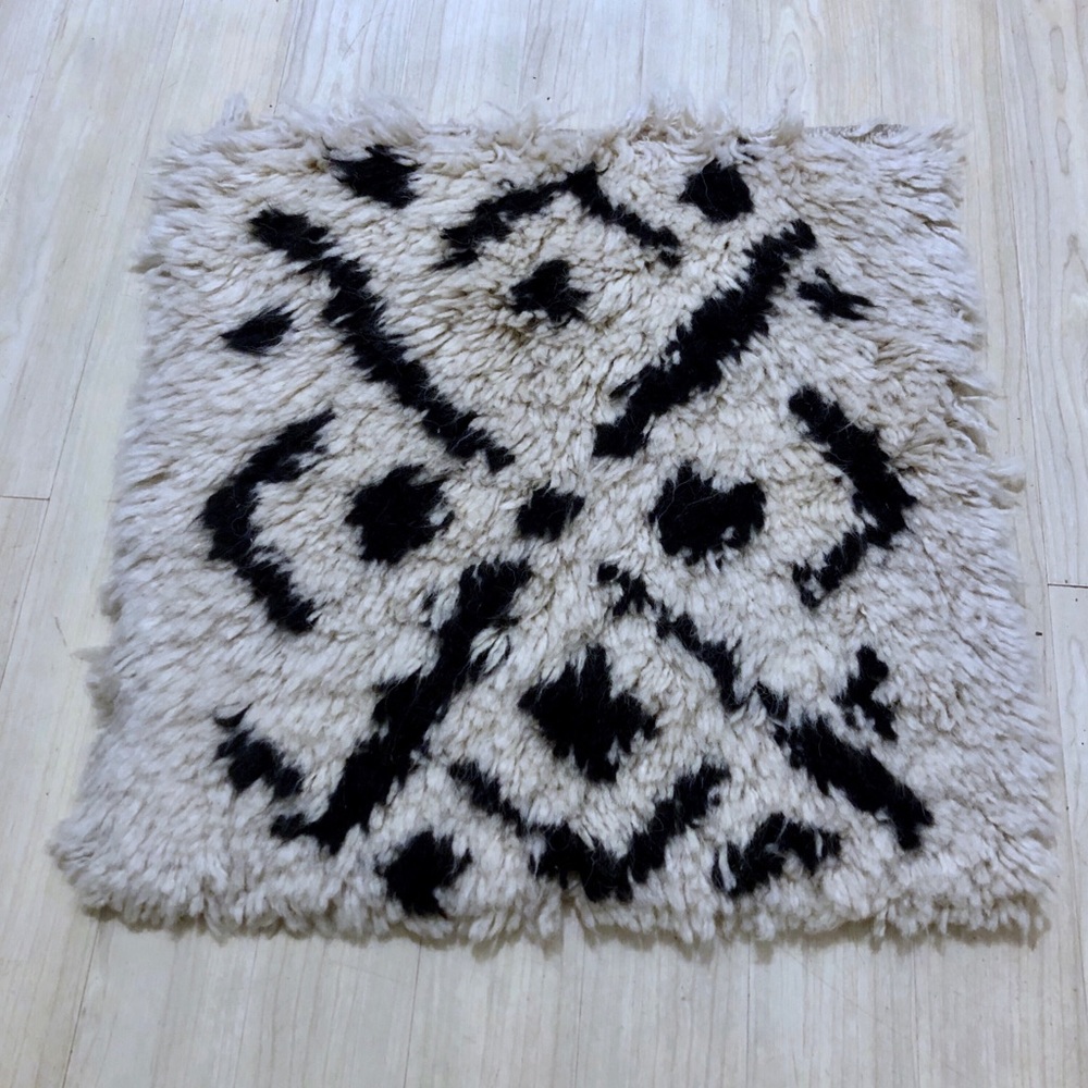 Surya Denali Style Wool Rug - Picture 1 of 7